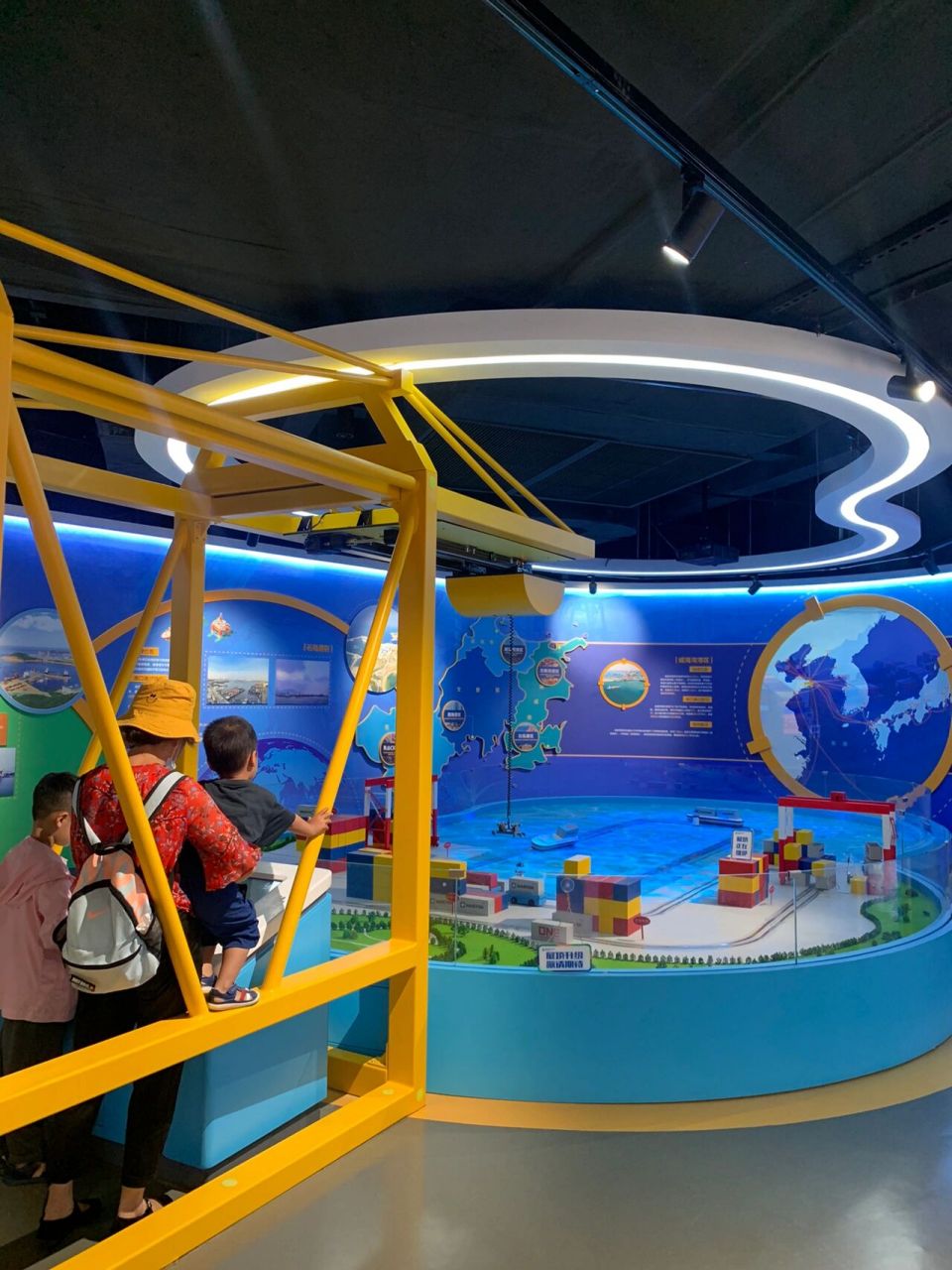 威海海洋科技馆,诚意攻略 免费科普展馆,每日9:00-17:00,周一闭馆.
