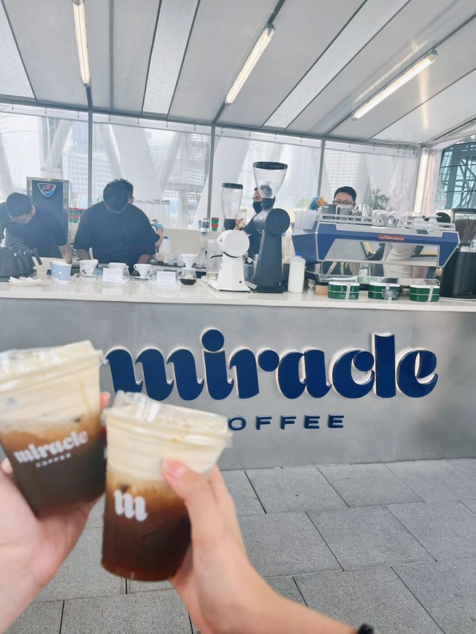 还有谁没去过jj在滨海湾的咖啡快闪店miracle coffee吗!