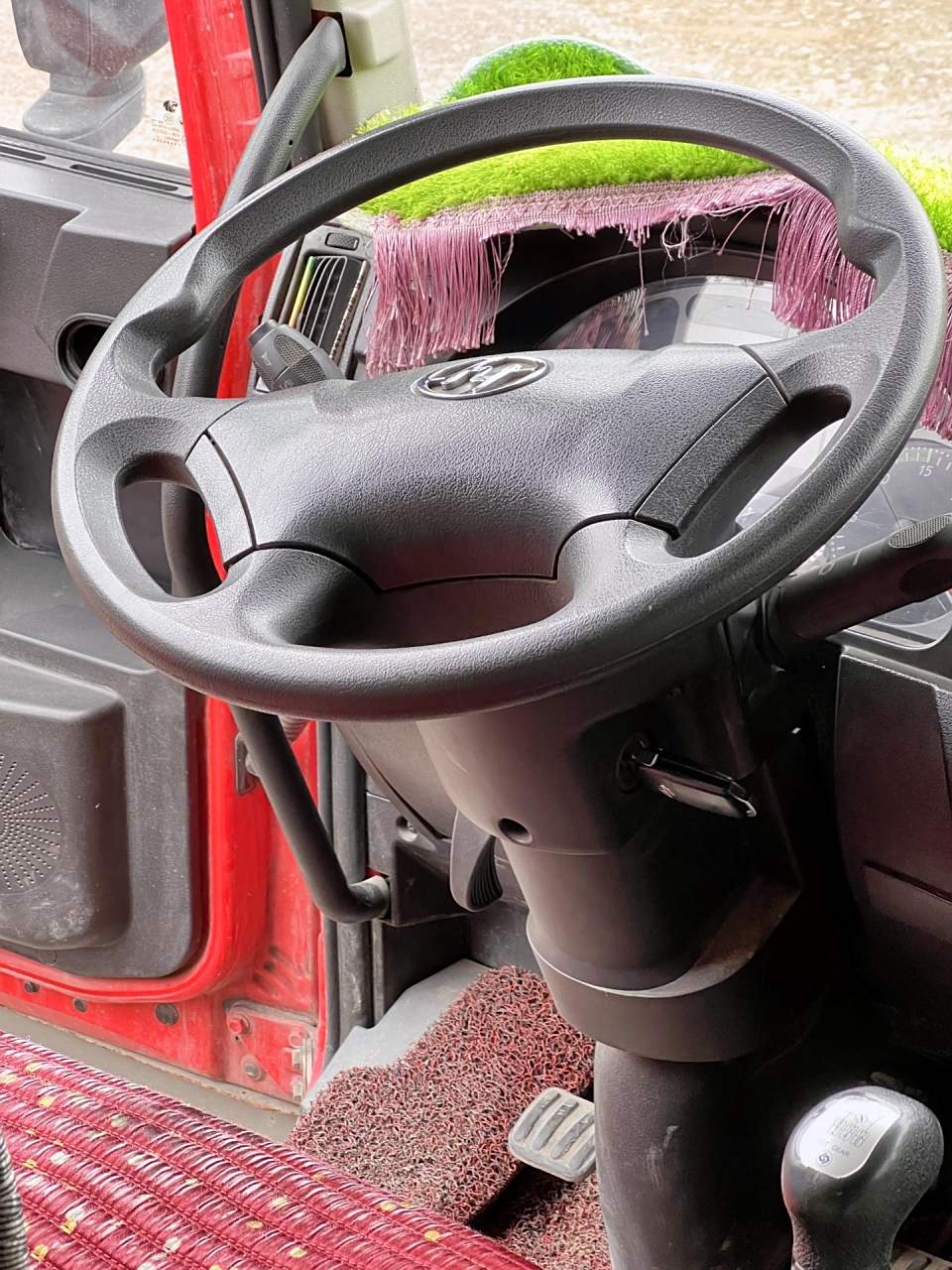 上汽红岩 杰狮c500重卡 21年2月450马力 6x4 6.