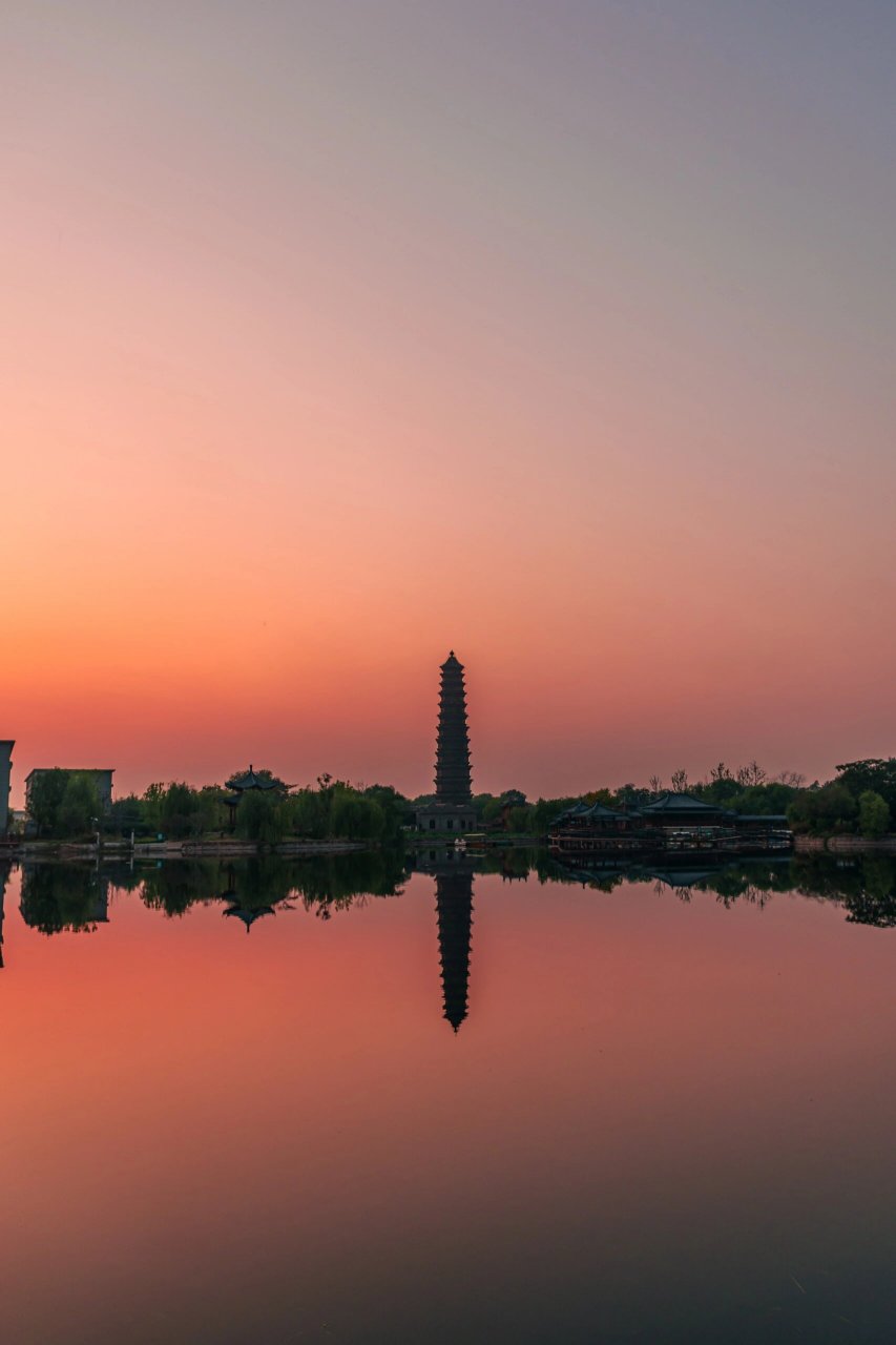 天下第一塔——开封铁塔,又称开宝寺塔     by 摄影师少德