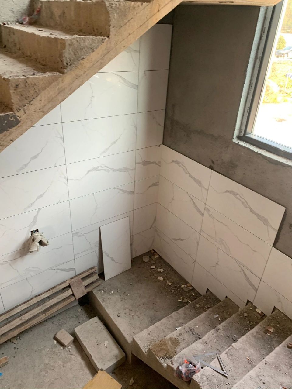 农村自建房装修日记,浅灰色77鱼肚白瓷砖真 选瓷砖那阵我不在家