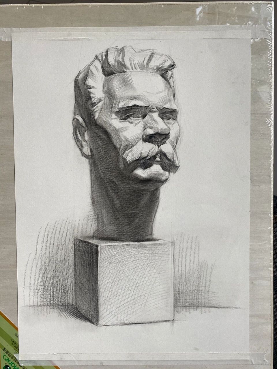 素描石膏像高尔基 素描石膏像很能练习造型能力,一定要认真画