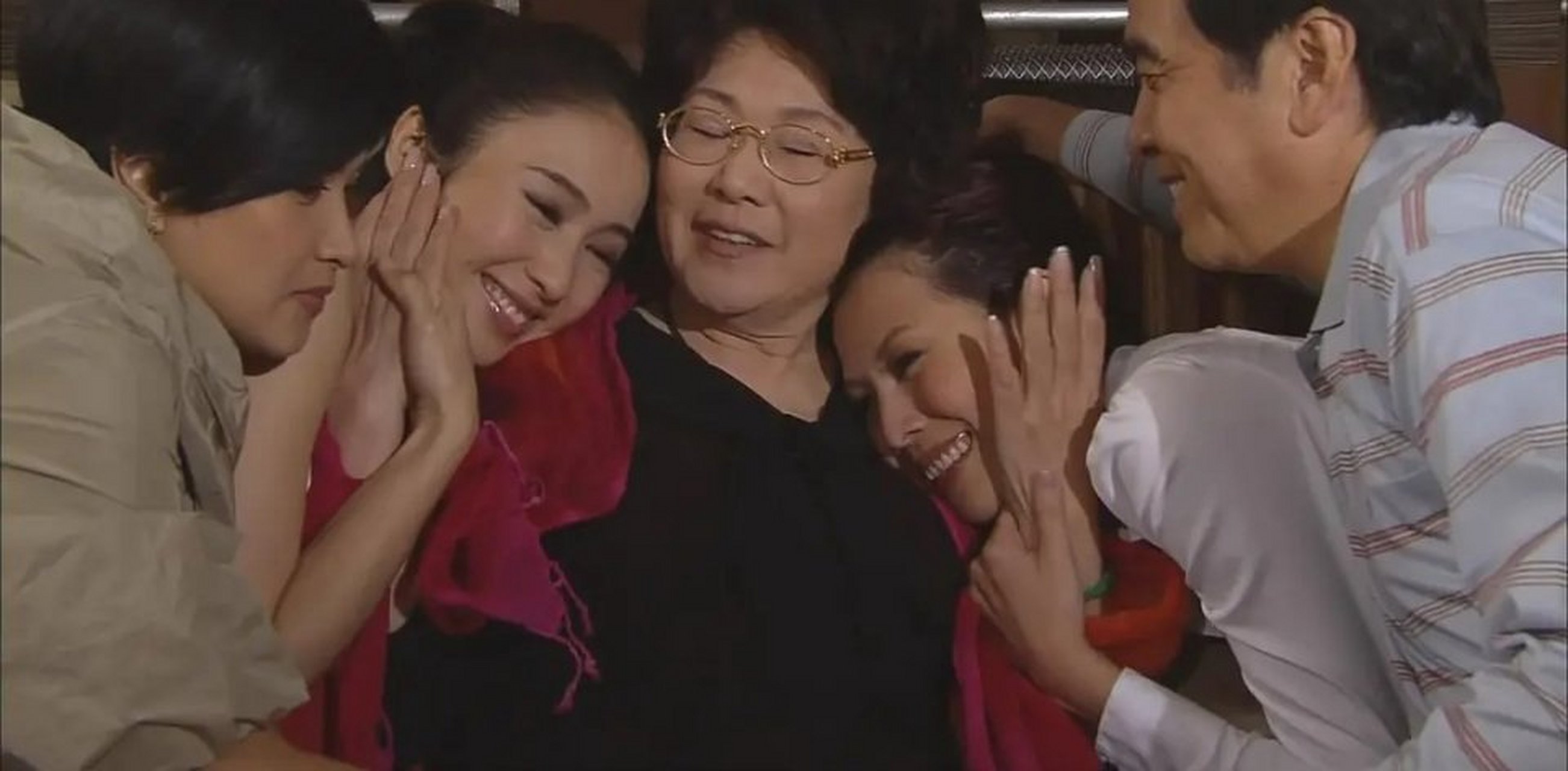 考古经典老剧#珠光宝气# ,发现剧情不是一般的紧凑:第一集40多分钟