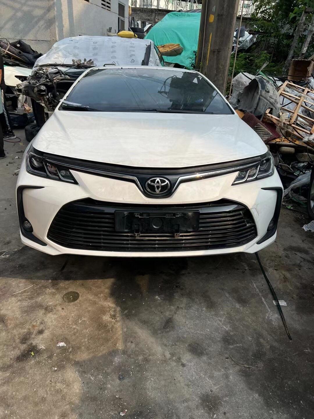 新卡罗拉前幅总成前嘴大灯拆车件.新卡罗拉前幅总成前嘴大灯拆车件