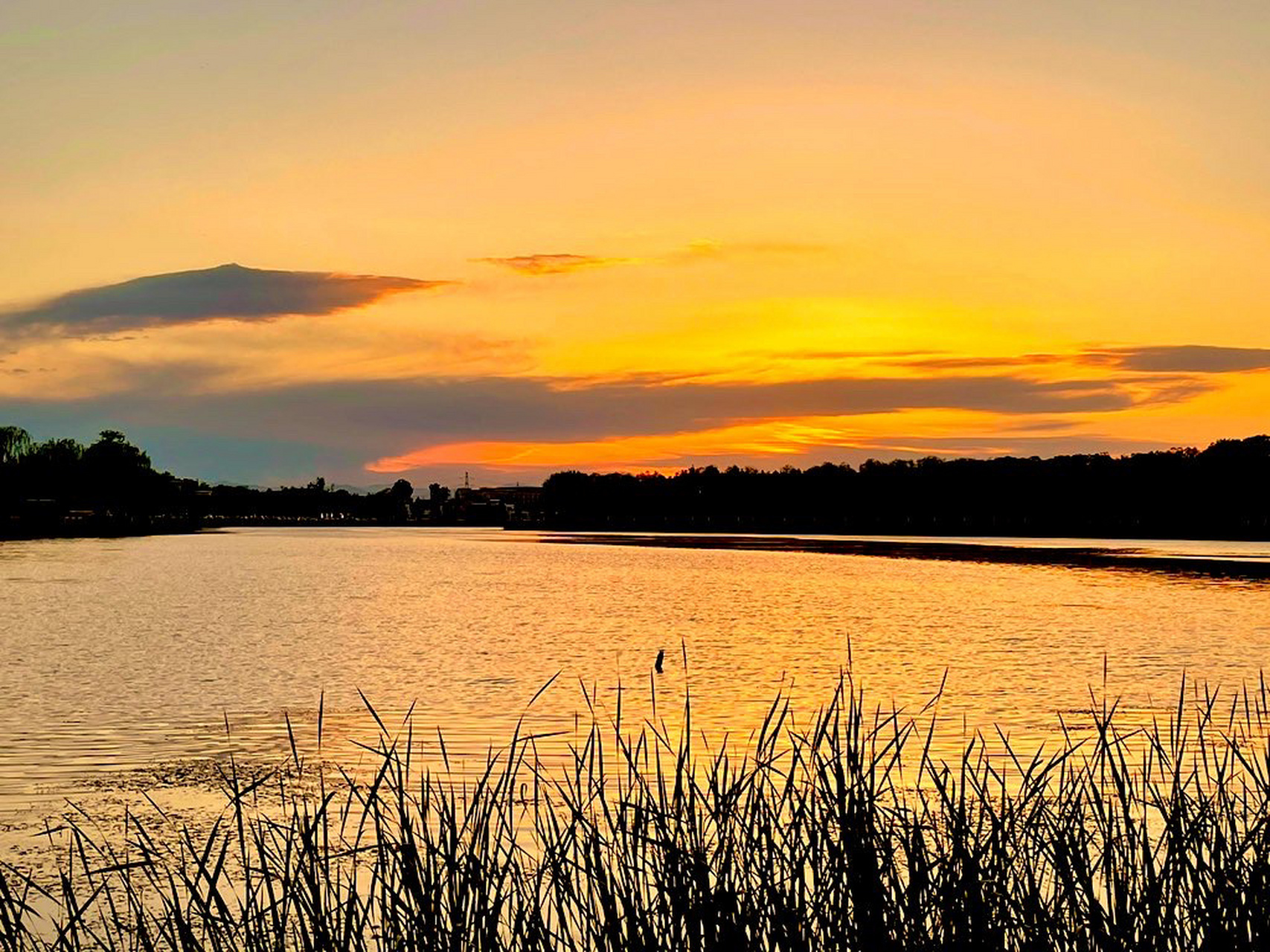 罗马湖 罗马湖,位于北京市顺义区后沙峪镇,紧邻天北路西侧,这片水域