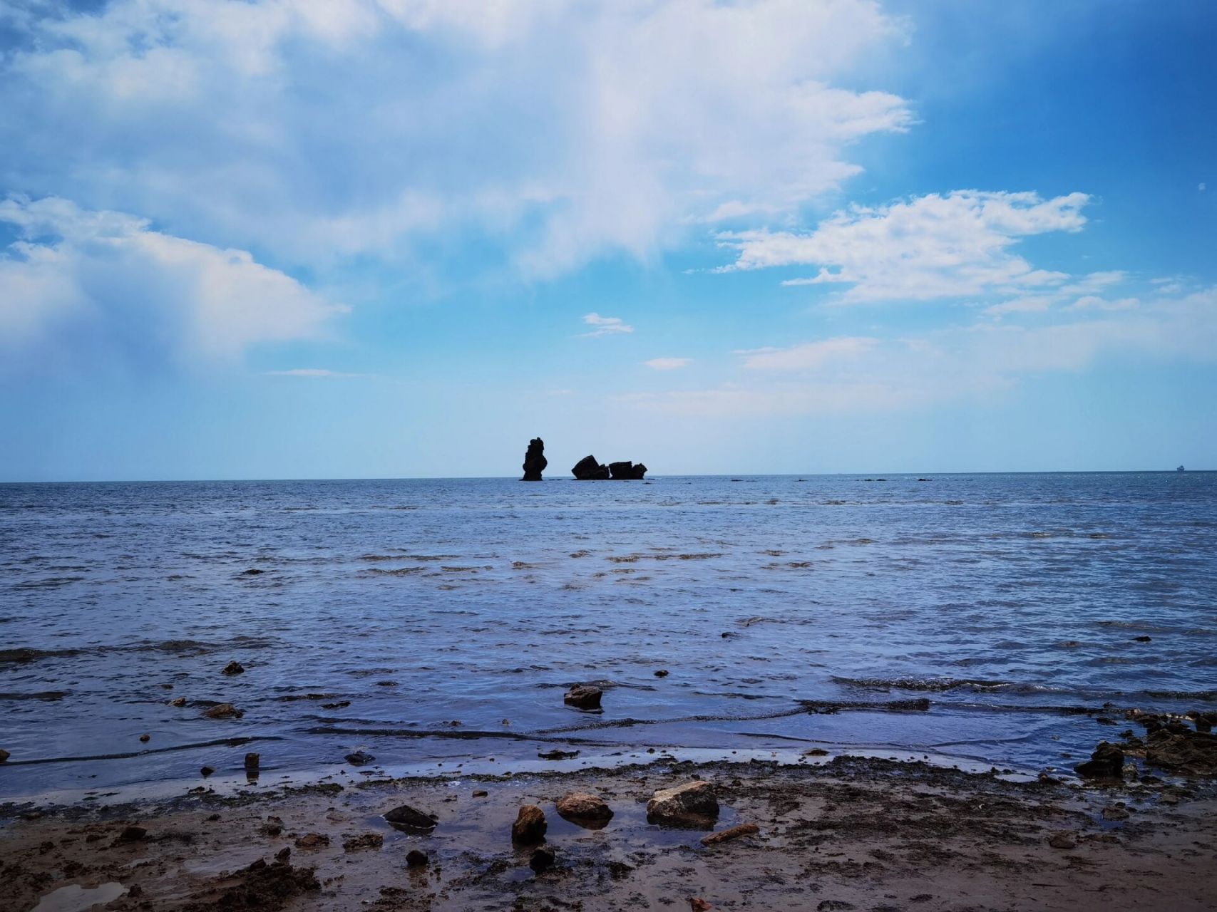 东戴河-东临碣石以观沧海 东戴河-碣石宫遗址 沿着一条小路来的海边