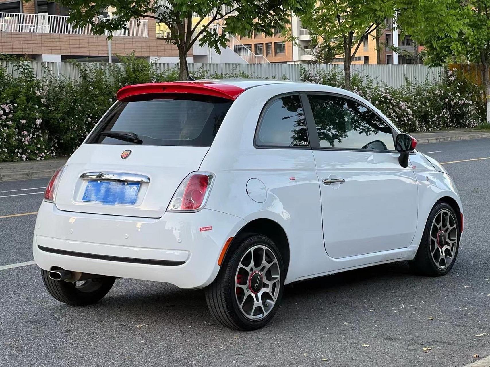 极品经典小车菲亚特500运动版