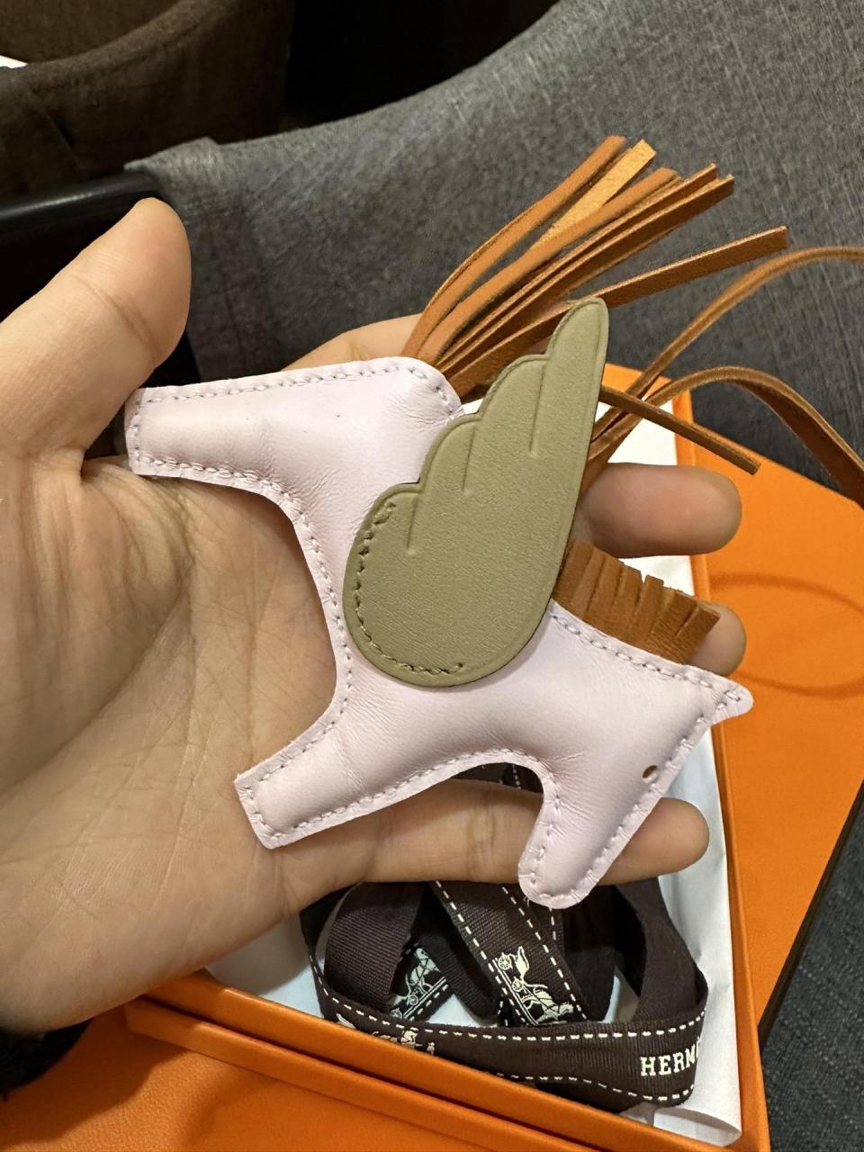 90小几千,全新 7815 爱马仕hermes 小飞马挂件配饰 挂饰 配件带