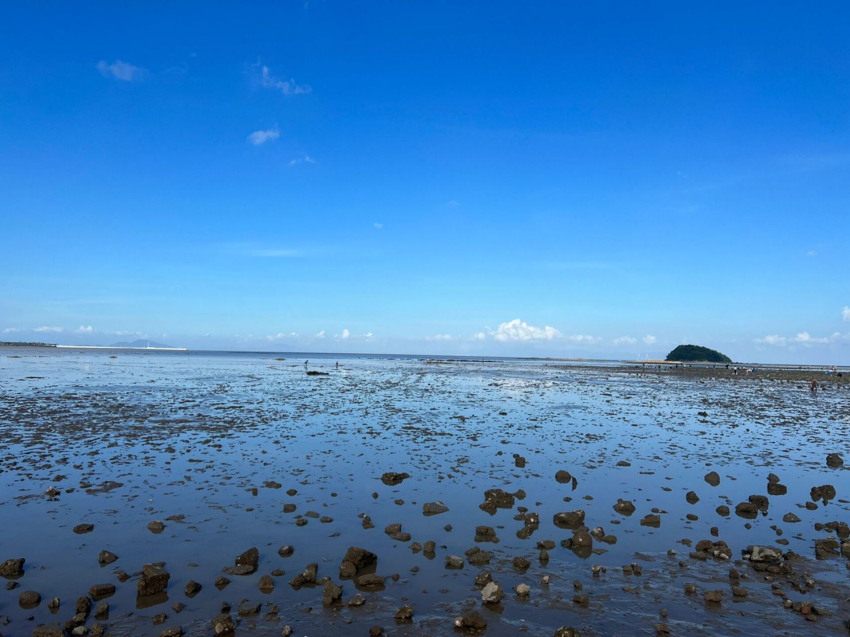 珠海唐家湾海边『退潮』      情侣路沿线最南边～中山大学校区海滩