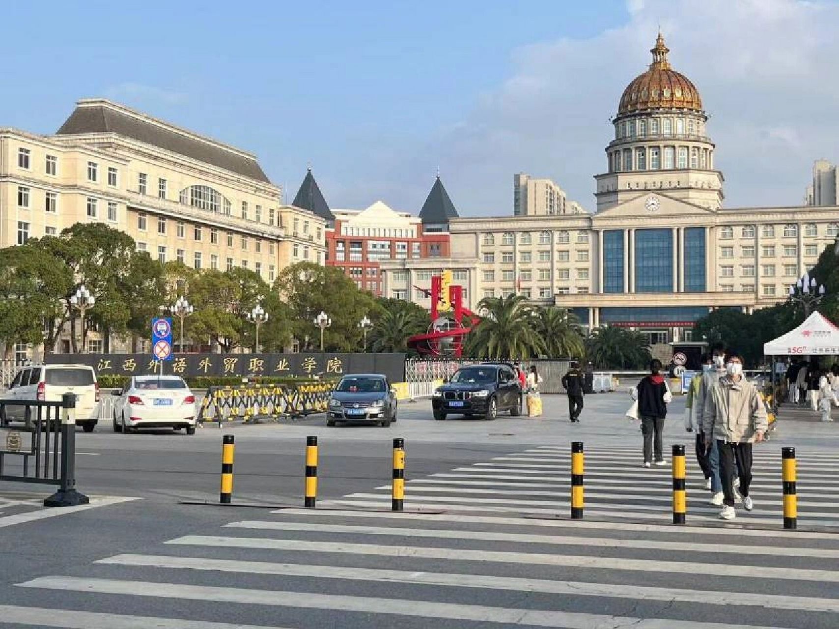 江西外语外贸职业学院 单招就选江西外语外贸职业学院,学校环境优美