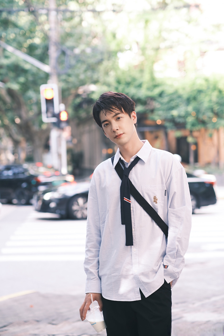 周兆渊##熠熠人生无畏向前# 感谢大家的陪伴,祝我生日快乐95少年不