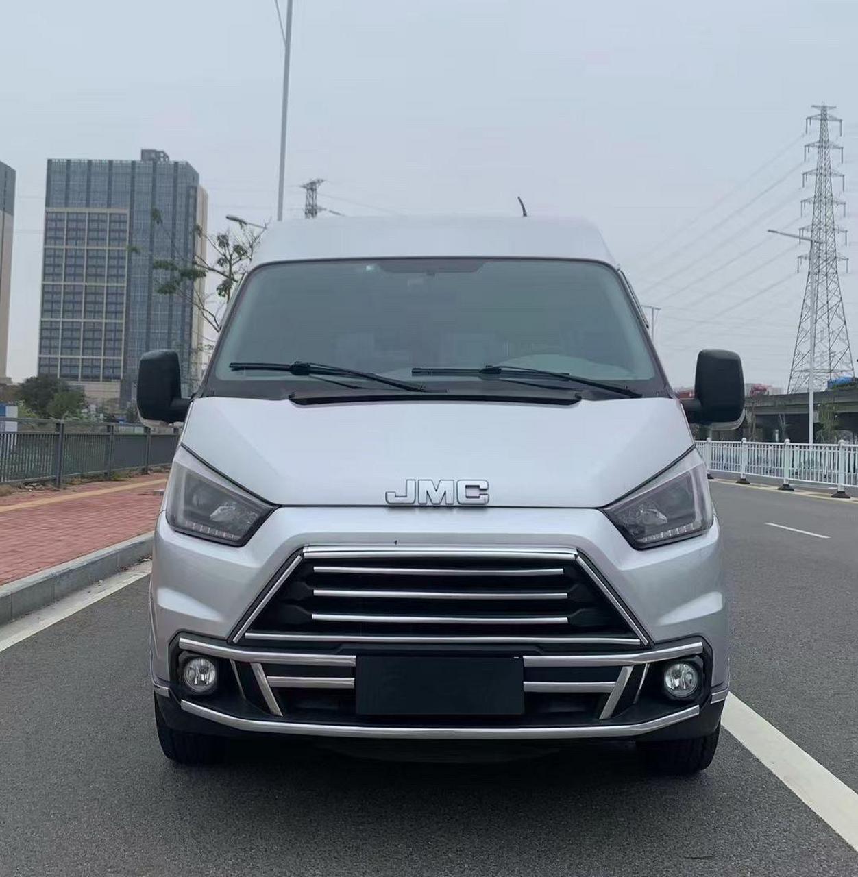 2020年江铃-特顺 2019款2.8t 商务型短轴中顶6座.