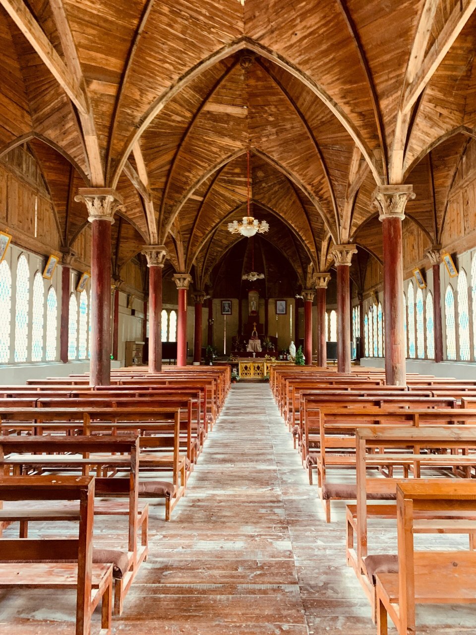 雅安|周末打卡一座木质结构的百年教堂 位于雅安市宝兴县蜂桶寨邓池沟