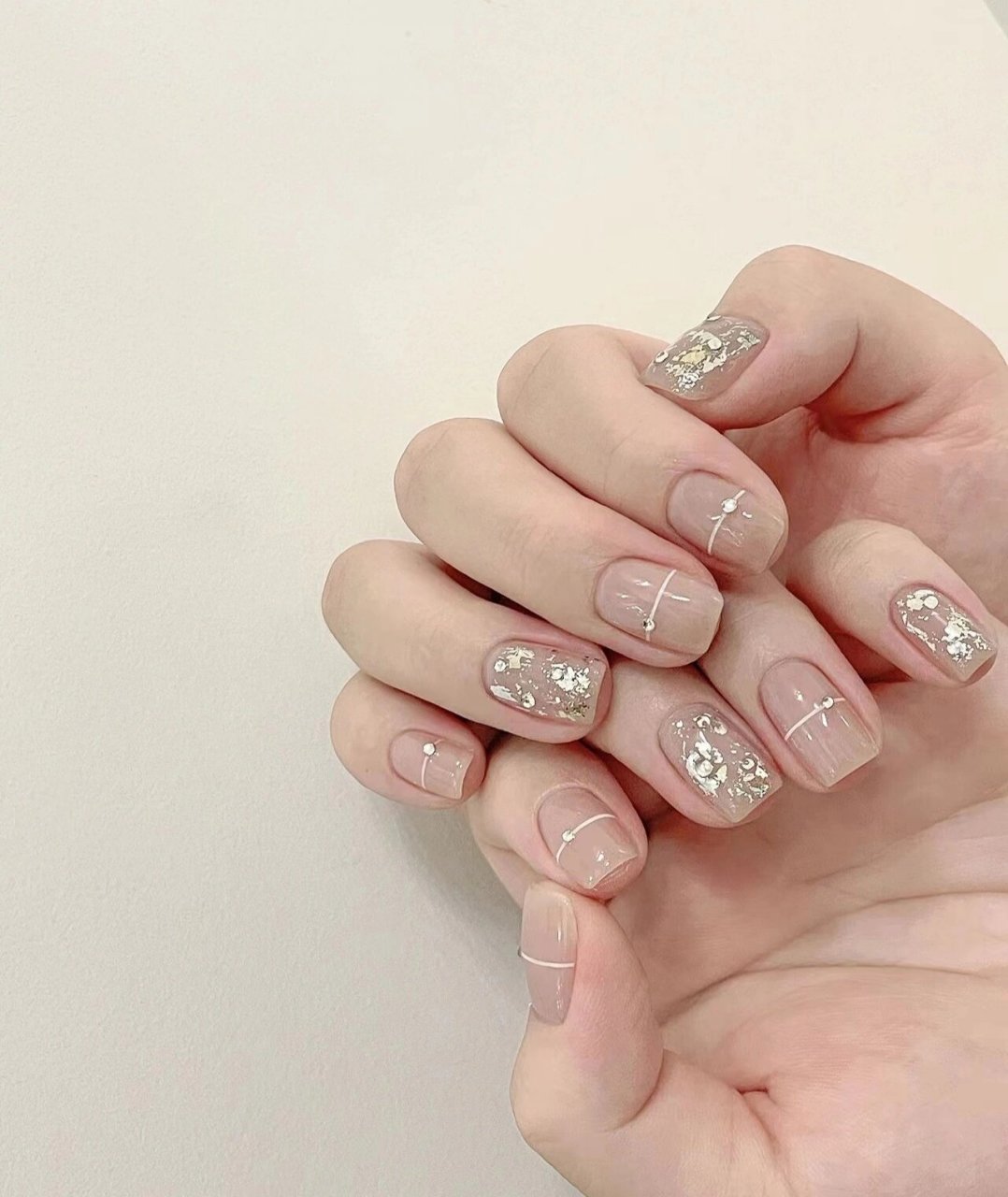 2023超97简单温柔短款美甲  "落日何其温柔,人间皆是浪漫"