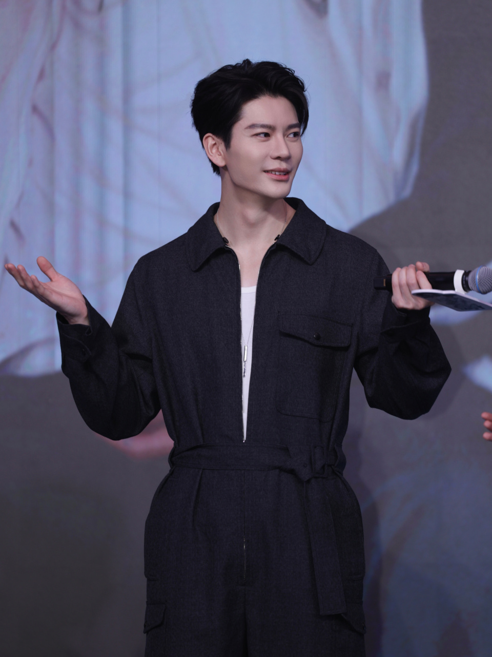 超话#王乾越庄远的99空间# #王乾越庄远#  【远气满满】 听说庄远嗑cp