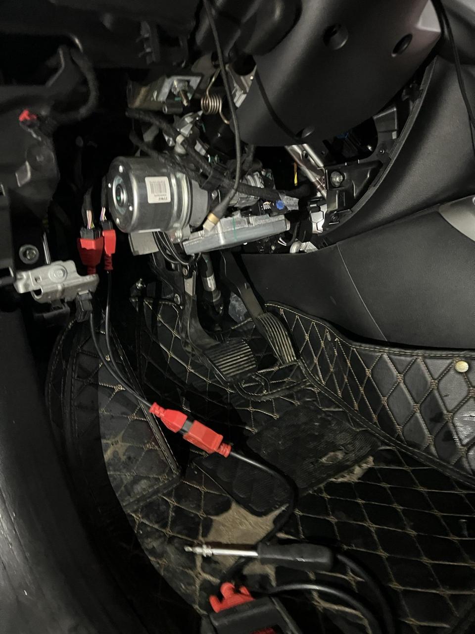 jeep指南者保养灯归零obd接口已经无法做到,需要12 8的线来连接网关