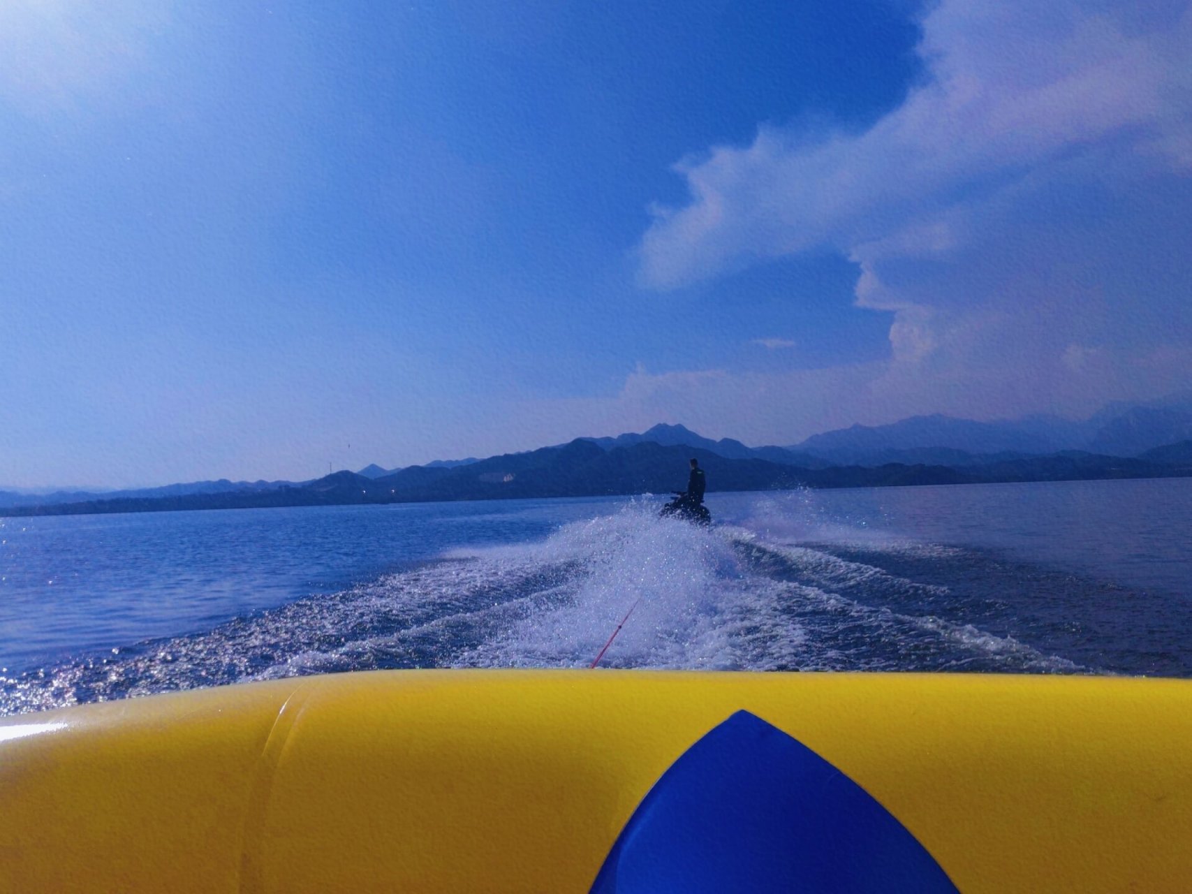 石家庄周边游-岗南水库 石岗南水库位于河北省平山县境内的滹沱河干流