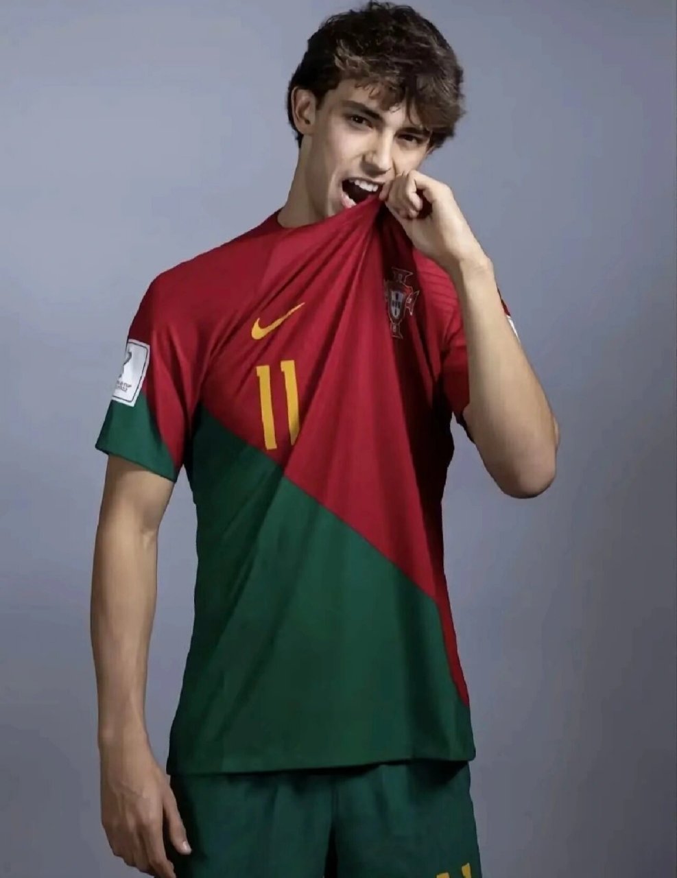 卡塔尔世界杯之葡萄牙帅哥——菲利克斯 菲利克斯身穿葡萄牙11号球衣