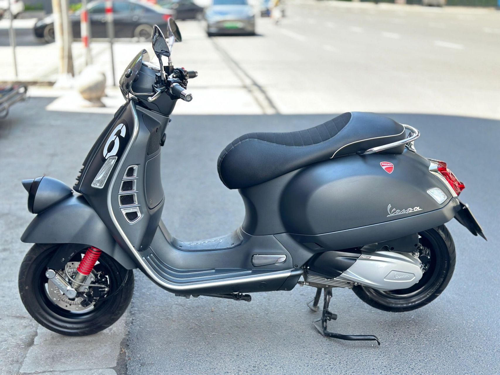 vespa 300 六日特别版 维斯帕300.6日版.22/6上牌.3手.