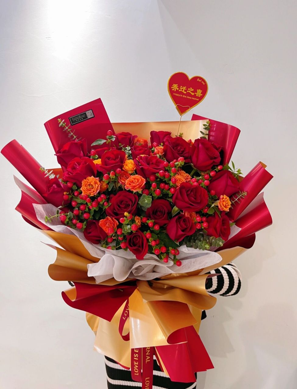 适合搬家的花束96 客定花束96 大气喜庆的红金色,既端庄又大气