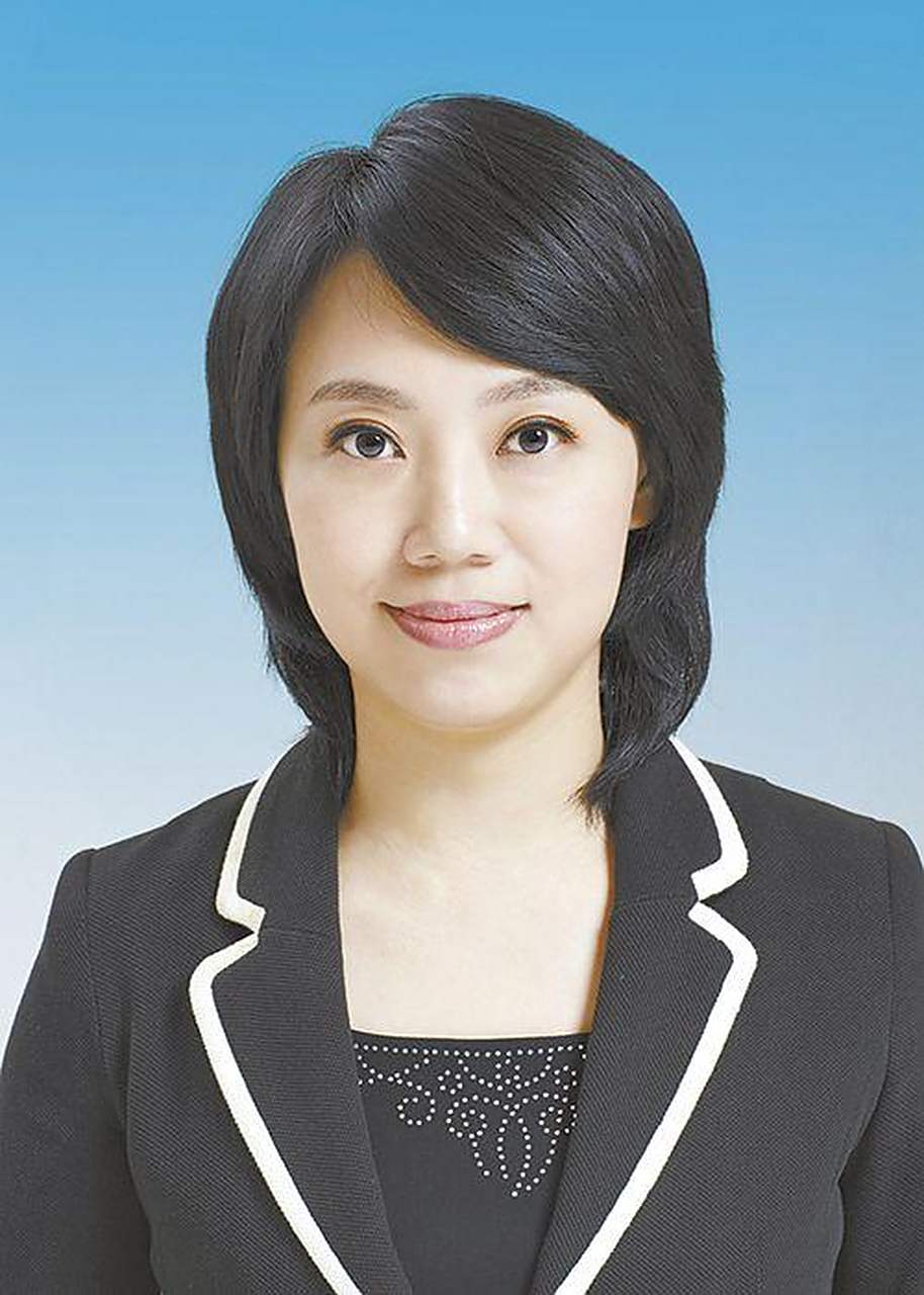 陈平,现任湖北省唯一女副省长,也是湖北最年轻的副省长,气质很好长相