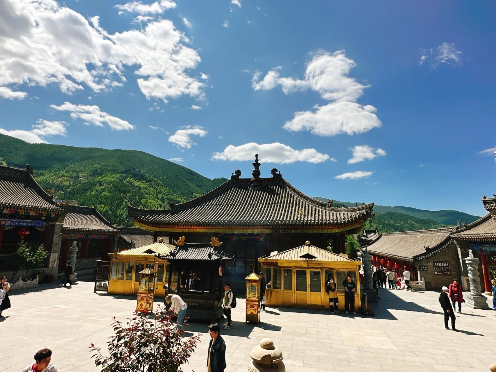五台山寺庙第七逛-广化寺 广化寺 都说广化寺是旅拍最出效果的地方,是