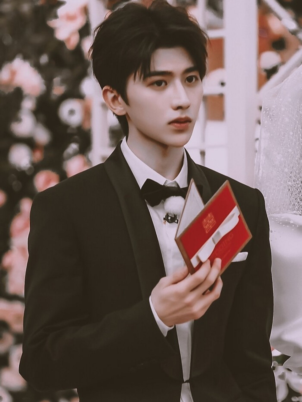 蔡徐坤神仙图集 超爱 这期的图片真的好绝啊啊啊