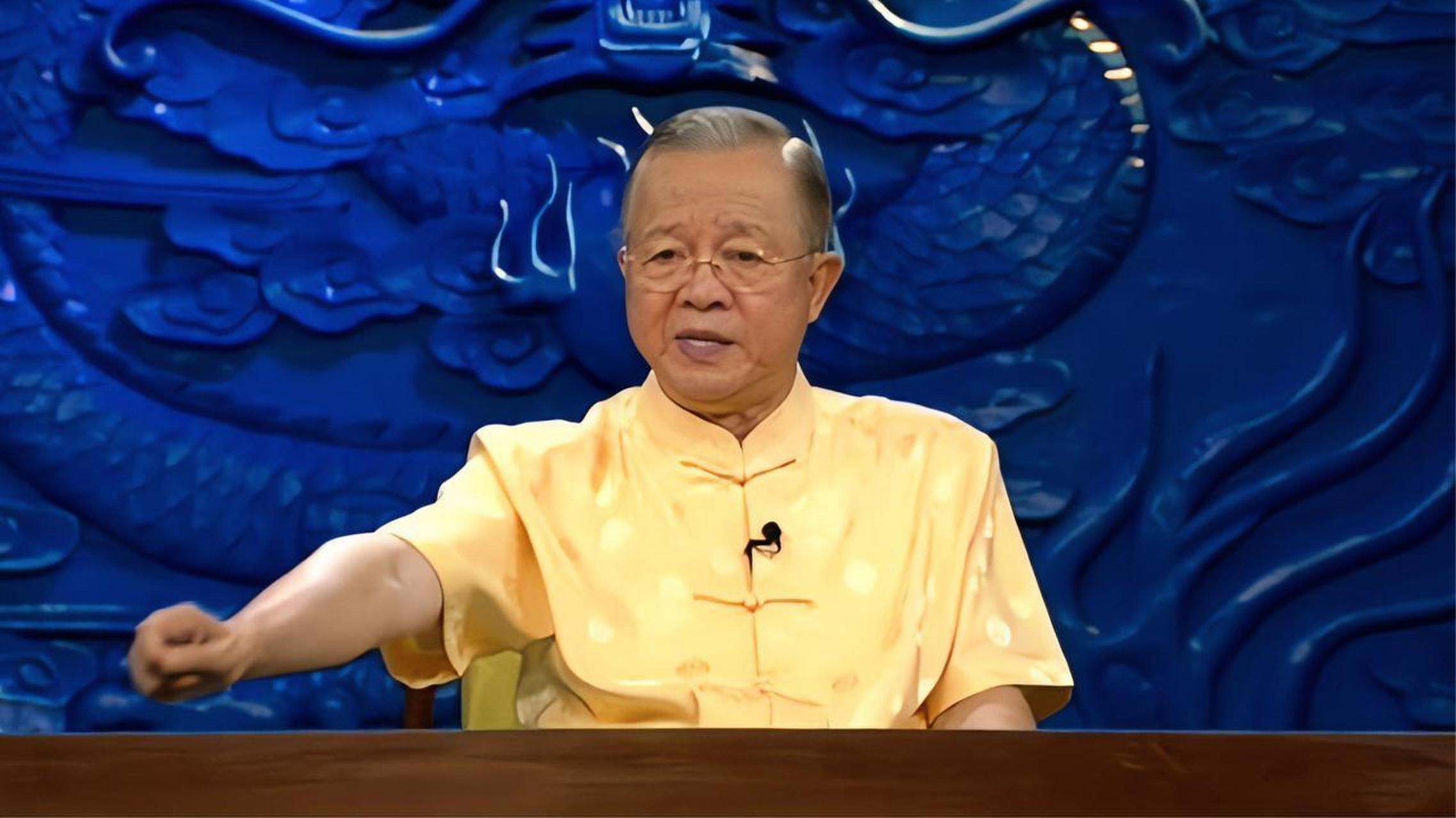 有一天,一位算命先生直言不讳地对曾仕强说:"恕我直言,你的生命岌岌可