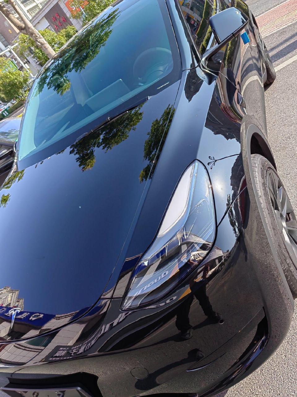 特斯拉毛豆y 装贴量子太阳膜水晶8077尊享15 圣戈班原厂玻璃配