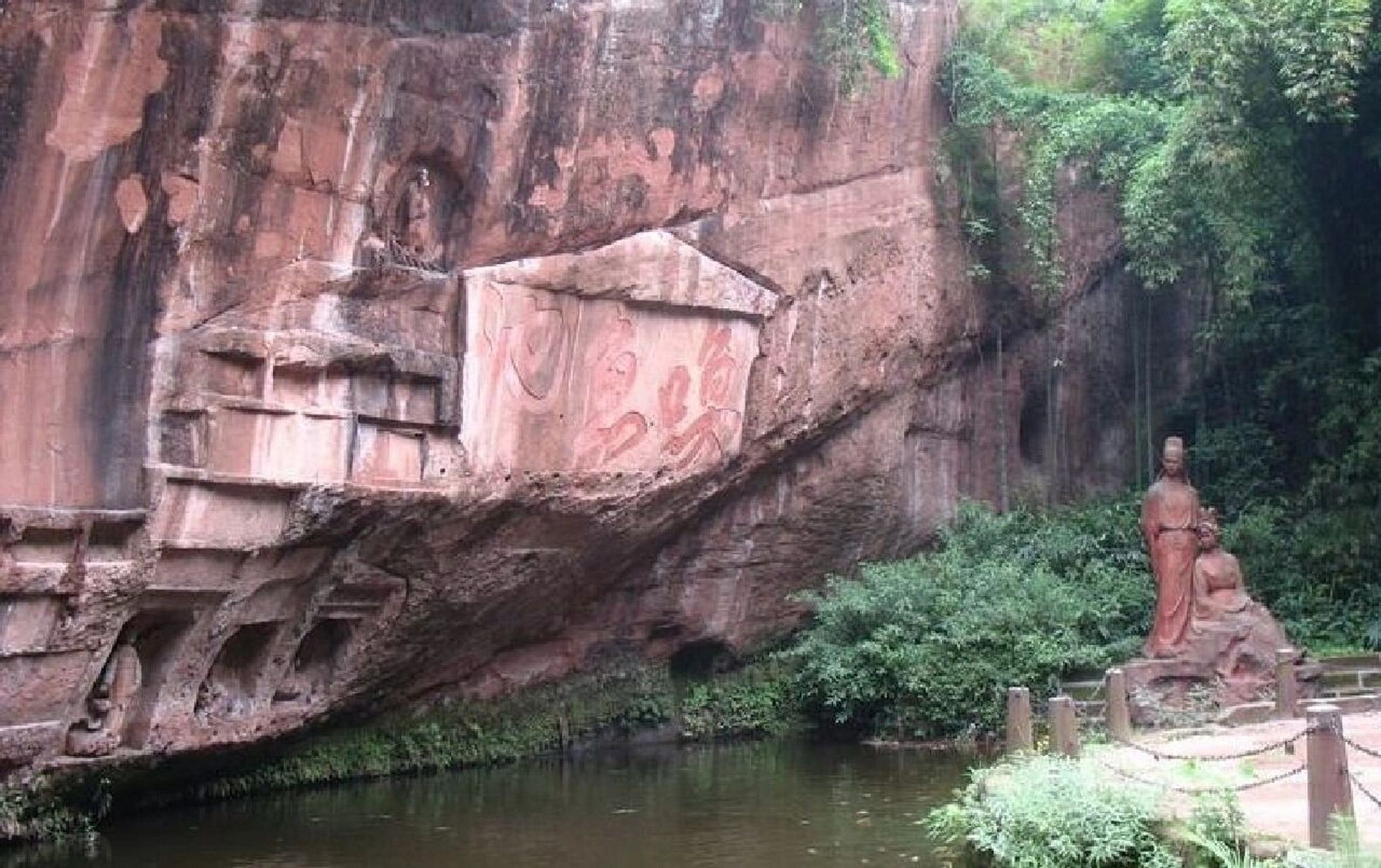 【景区名】中岩寺【景区介绍】千古中岩,钟灵毓秀,人文精粹.