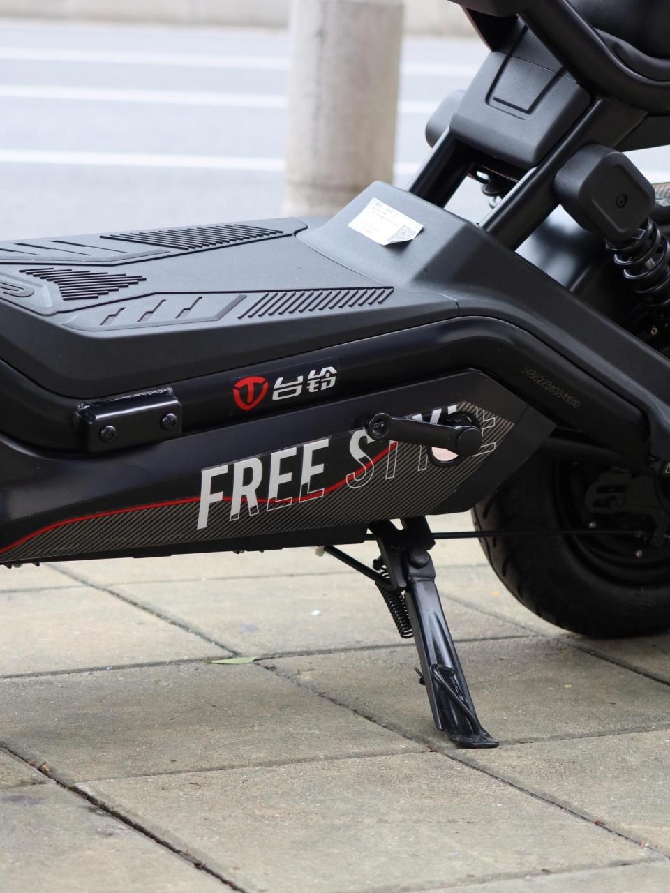 台铃潮猛-g超能版 ,配置进一步提升,升级加粗碳钢合金车架,坚固不生锈