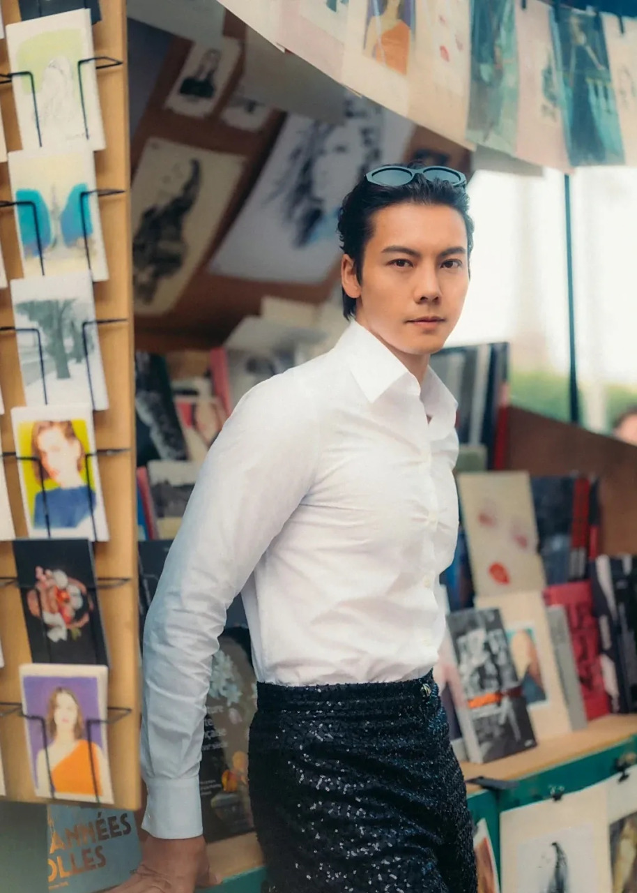 陈伟霆香奈儿23秋冬高定看秀图,怎么感觉姨味那么重[捂脸][捂脸]