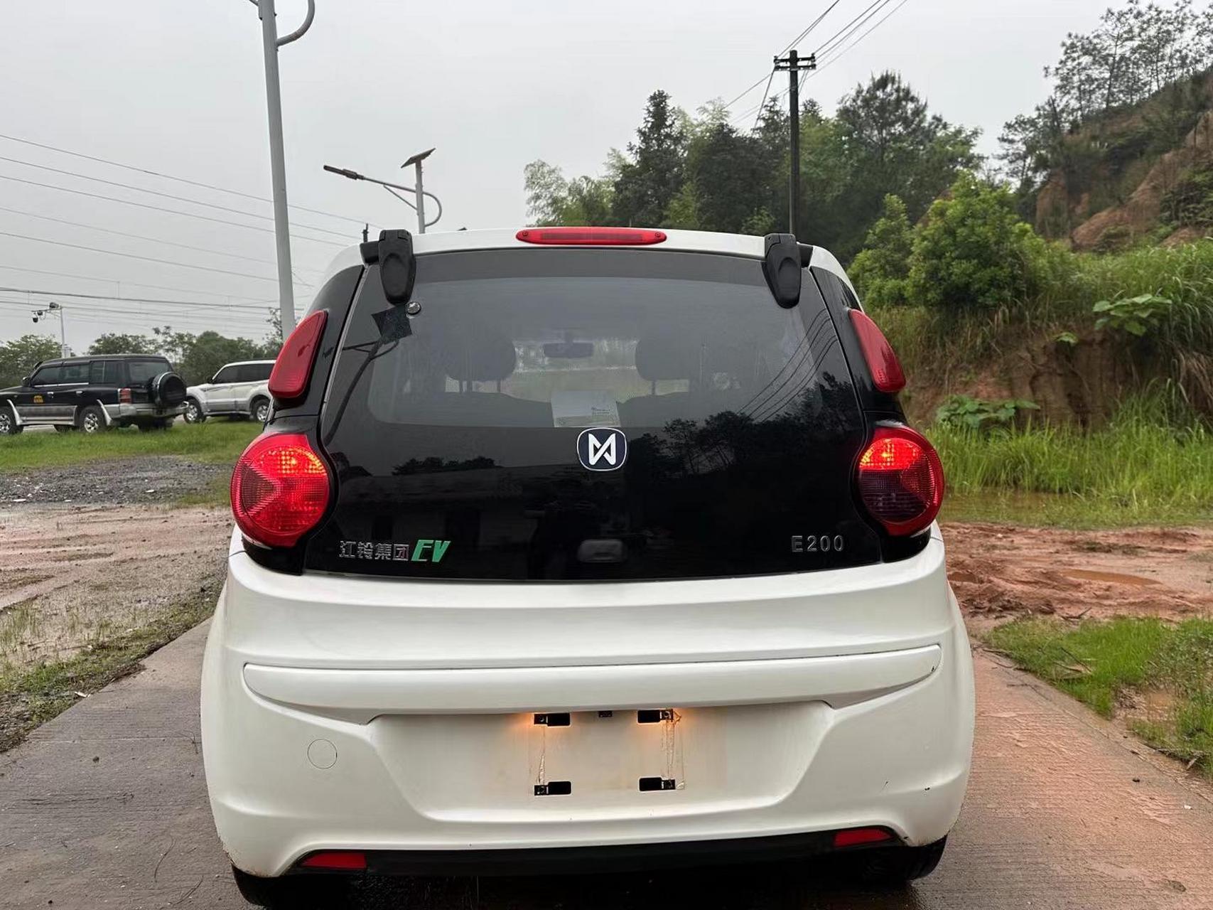 江铃e200新能源电动车