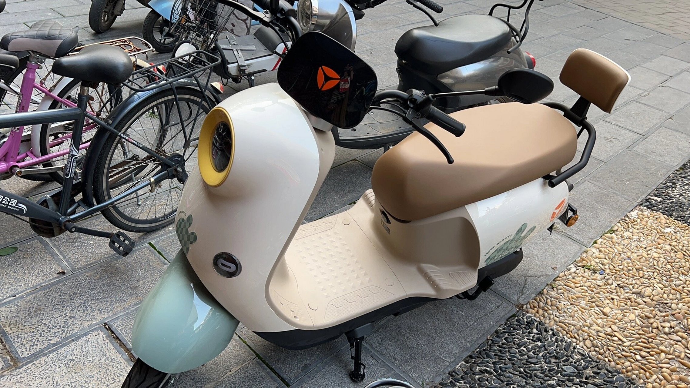 雅迪60v20a电动车竟然能骑70公里?