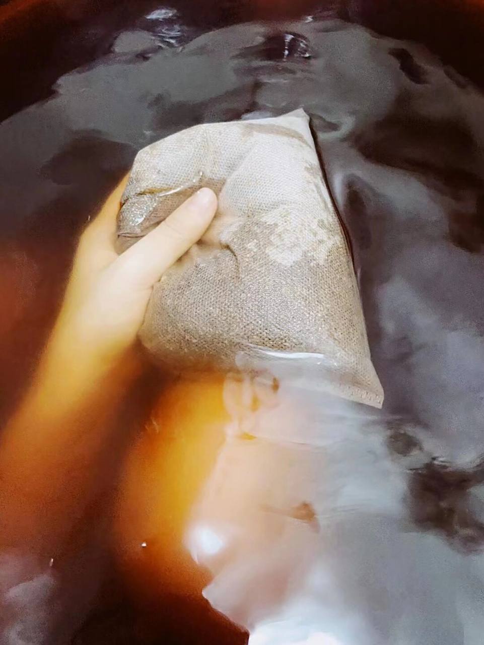 瑶浴泡澡体验78 泡澡泡了也有几个月了,最近感觉变化蛮大的: 排汗