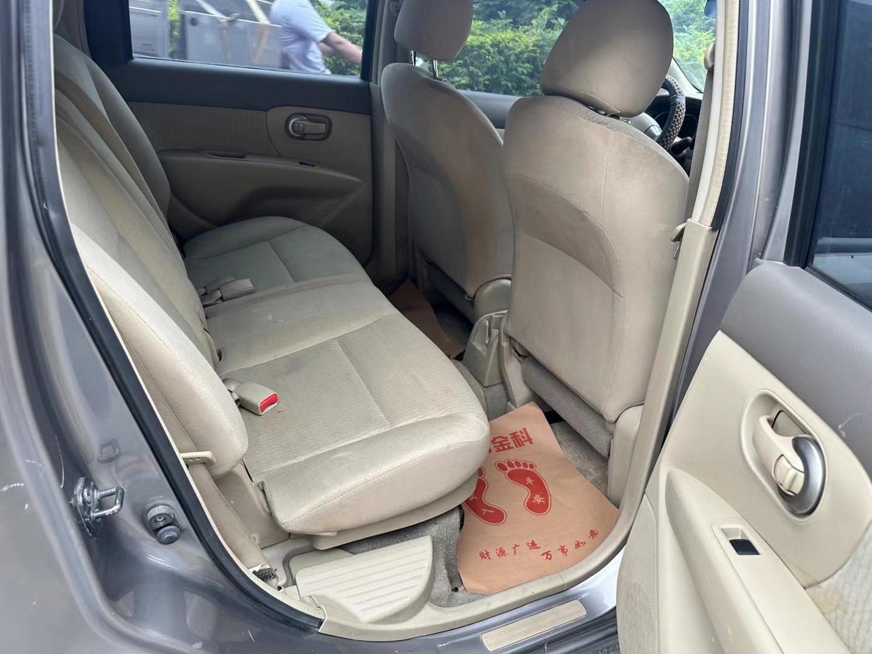 2010年日产骏逸,1.