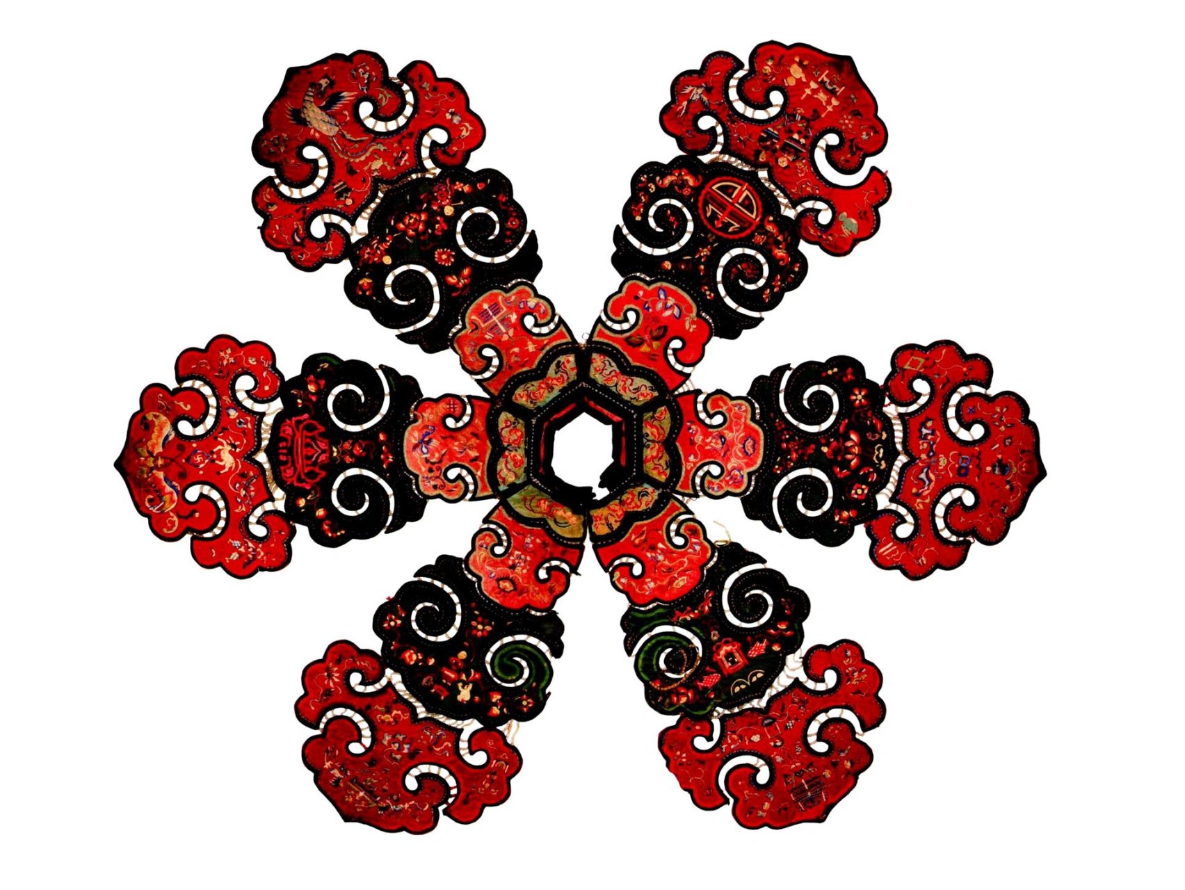 精美刺绣云肩合集 图1图2为如意式挖补绣蝴蝶寿字纹云肩 图3为如意式