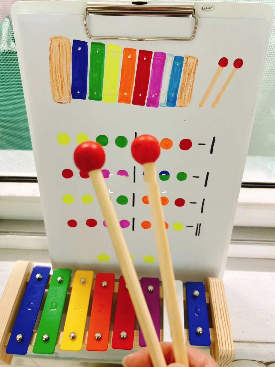幼儿园音乐区材料彩色小木琴打击图谱环创 材料
