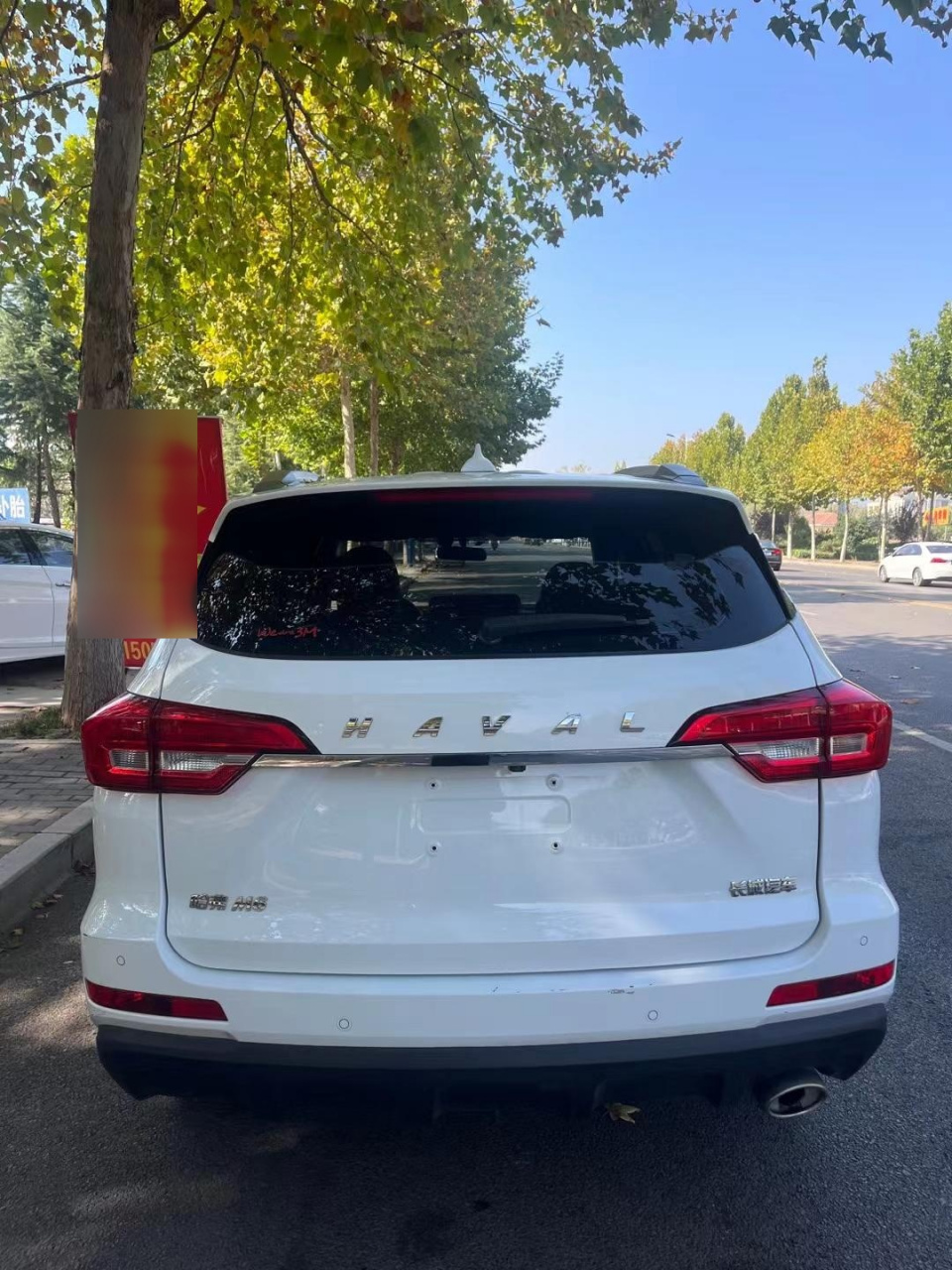 x万 19款哈弗m6手动挡高配,个人一手车,实表两万公里,车况极品,原版原