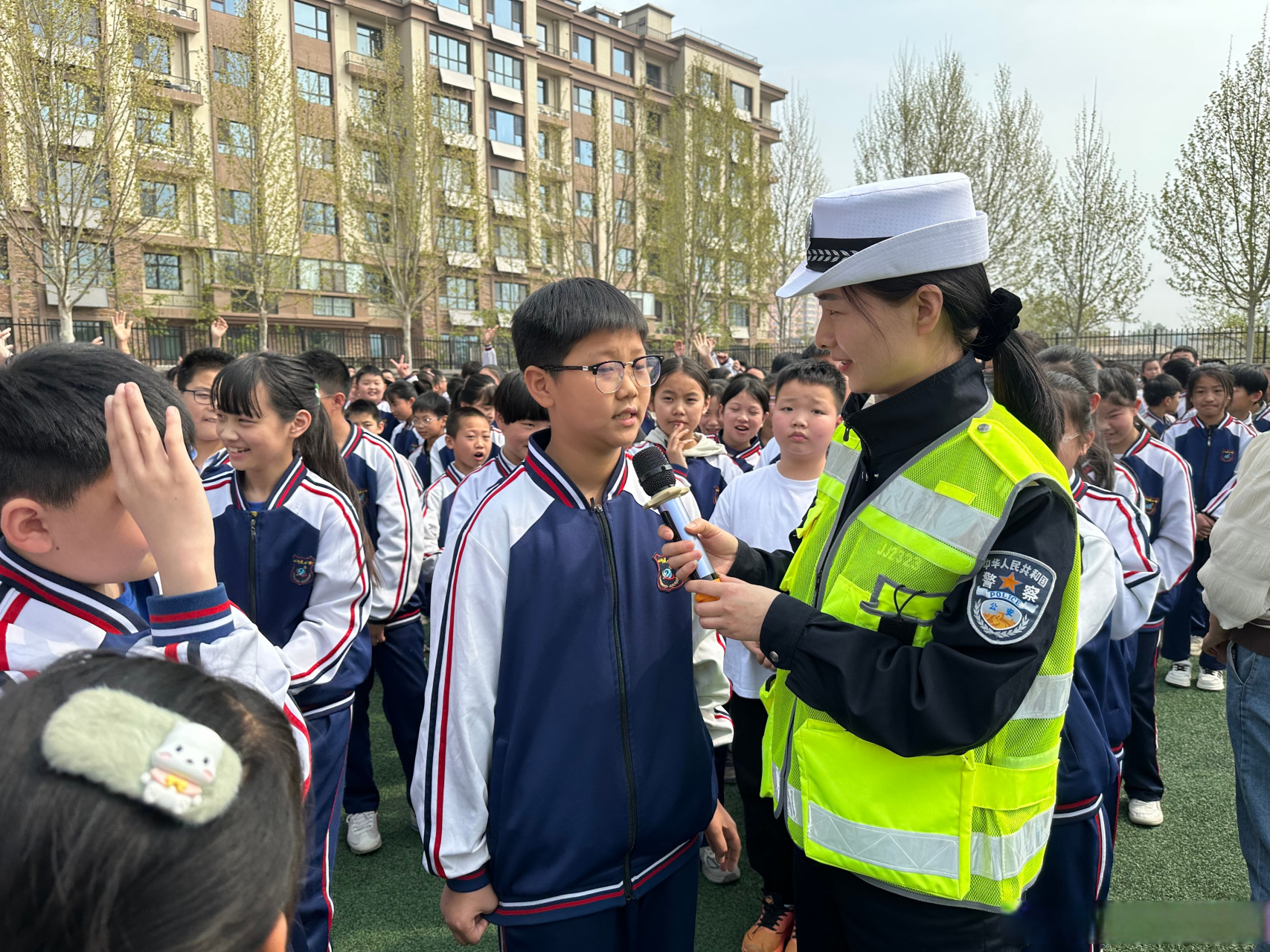 文明交通 你我同行 为进一步提高小学生"知危险会避险"的自我保护意识