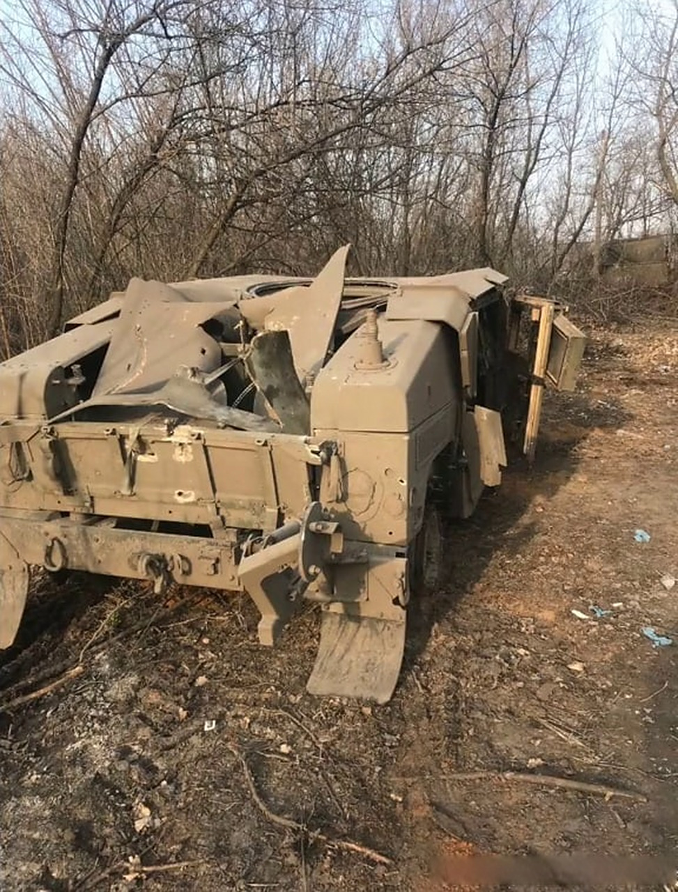 被摧毁的乌克兰m1151a1装甲悍马