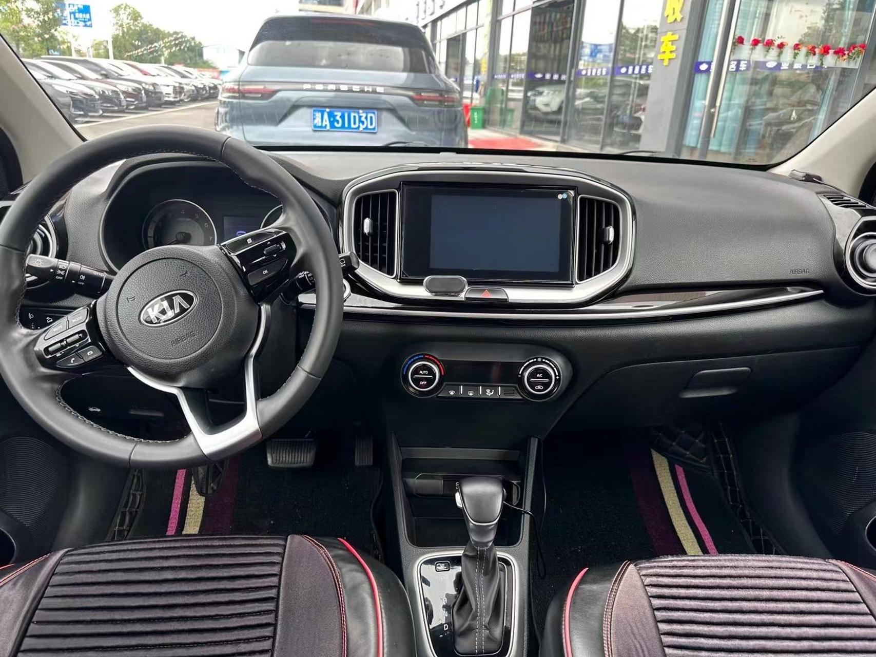 到店19年起亚奕跑kx1自动挡两箱极品车!美女接娃代步又省油!要的速度!