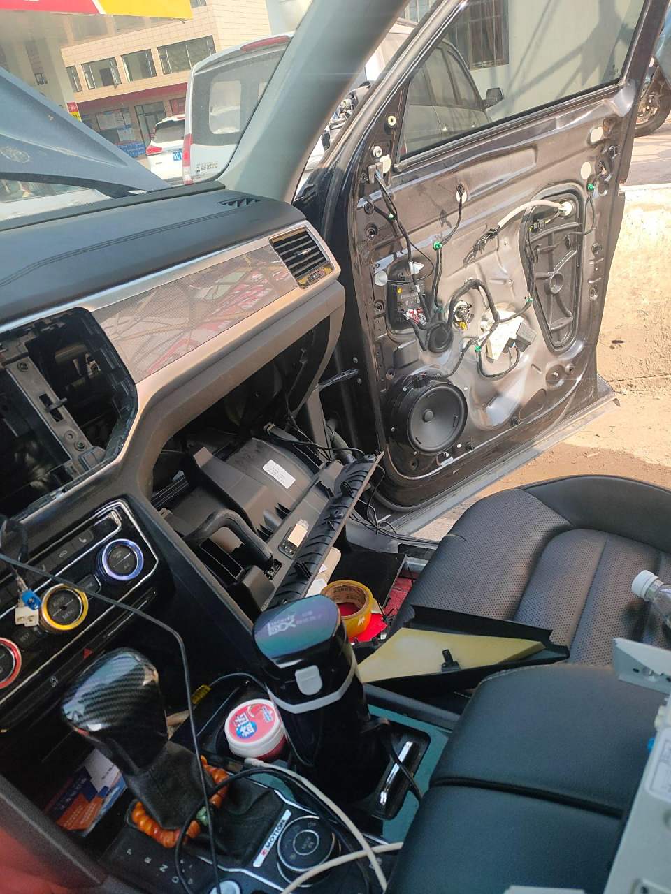 大众途昂,更换360全景导航一体机上车,付驾驶座椅修复!