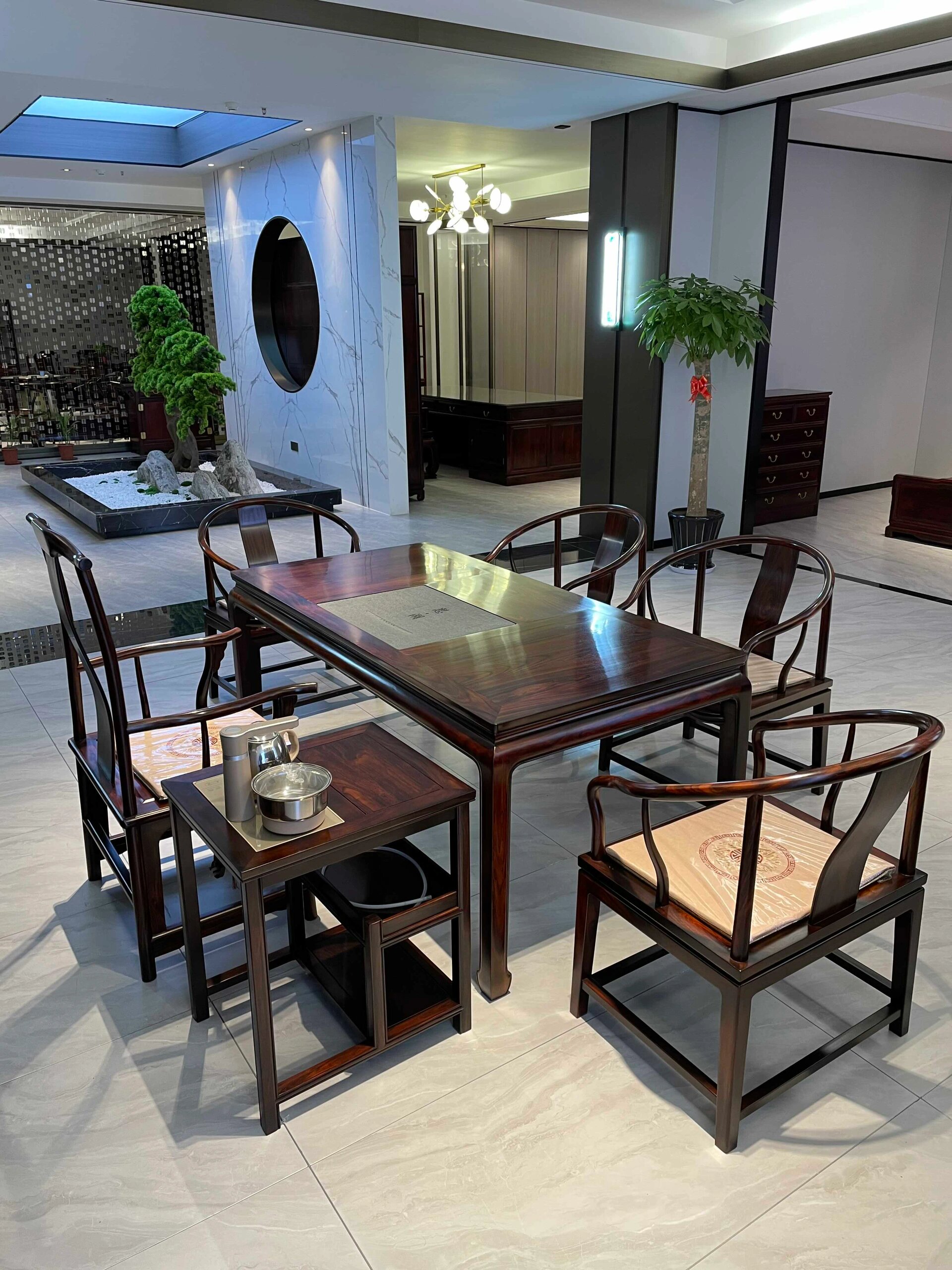 简约时尚的红木茶桌,让你的茶室更加高大上 阔叶黄檀素面红木茶桌