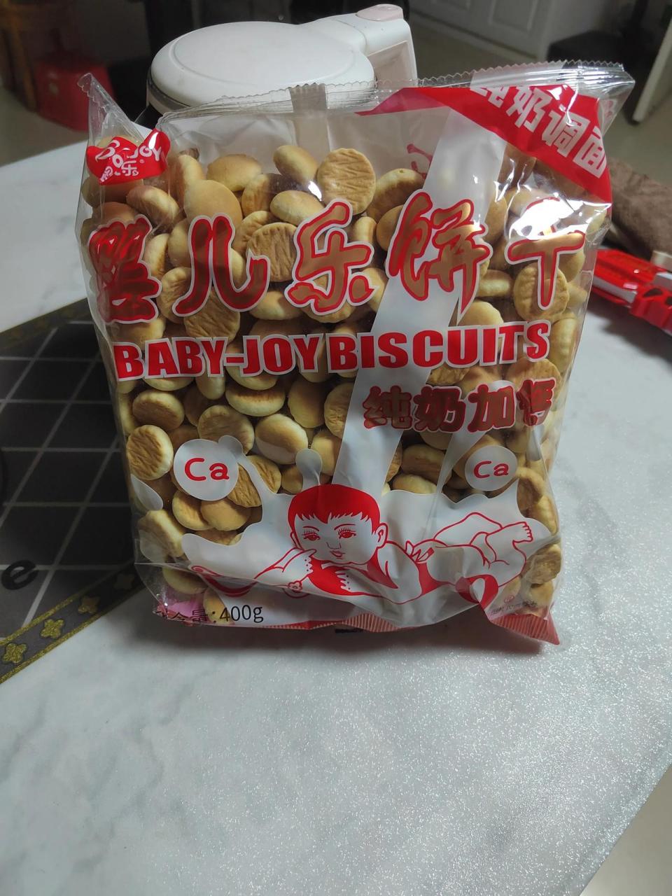 今天,突然发现超市婴儿乐饼干,三十多年没见了,果断给自己买一袋,找一