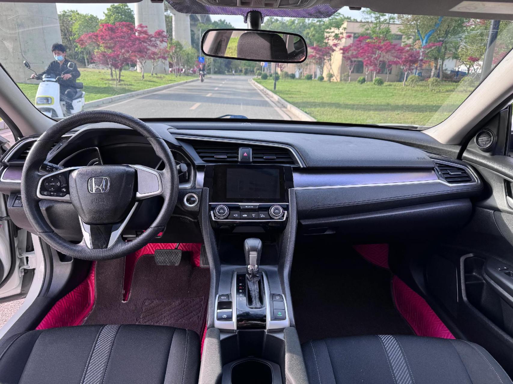 19年上牌本田思域,1.5t自动天窗豪华版,新车指导价13.