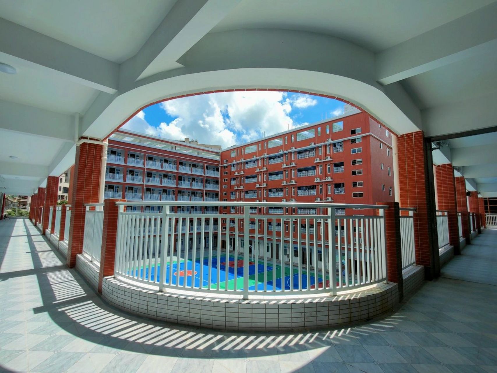 【美丽校园】湛江四中银帆小学 湛江新四中银帆校区,旁边是银帆公园.