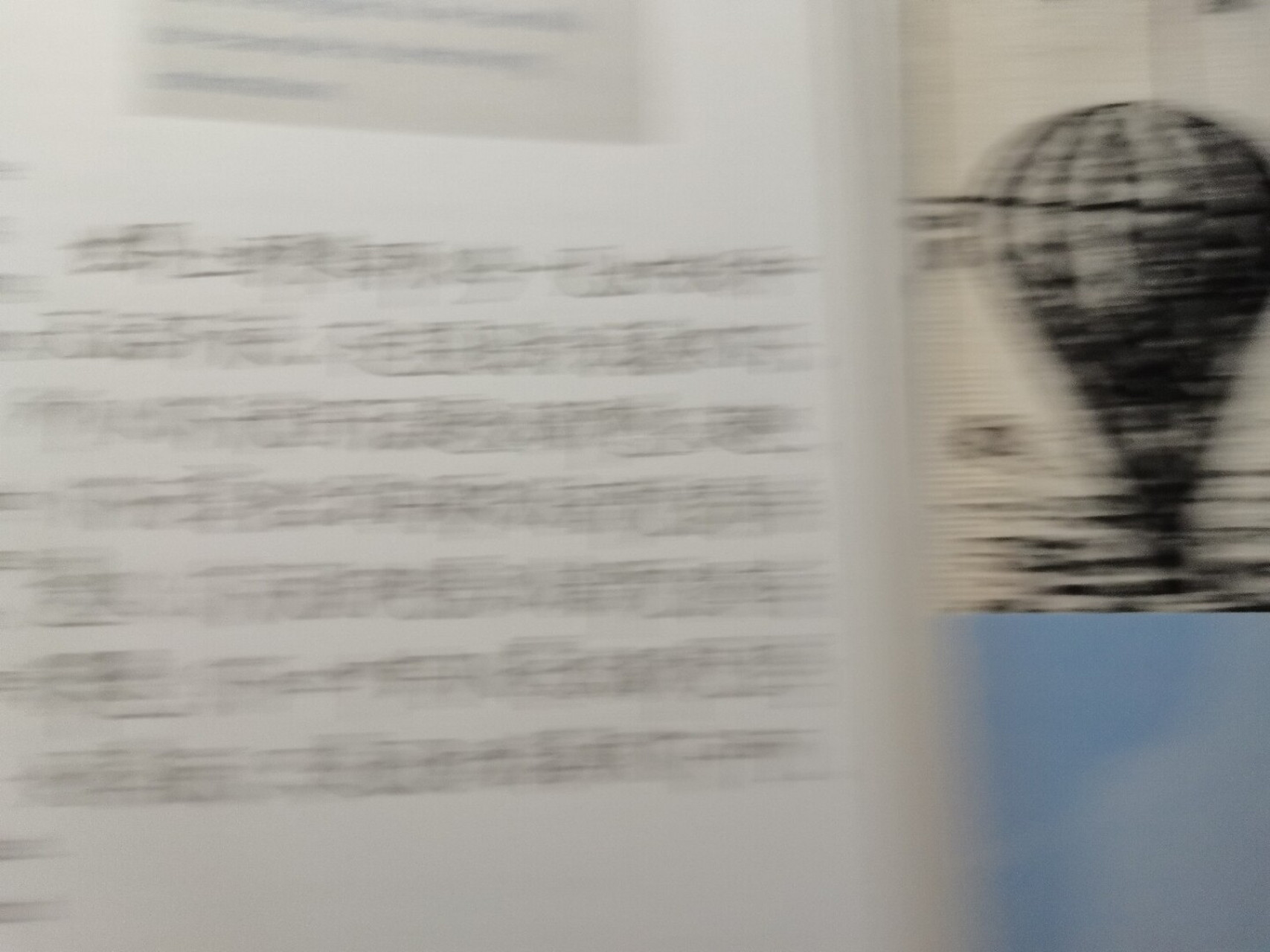 "哪来那么多一见如故啊 " 最后一张是故意拍糊的嘻嘻 模模糊糊好有