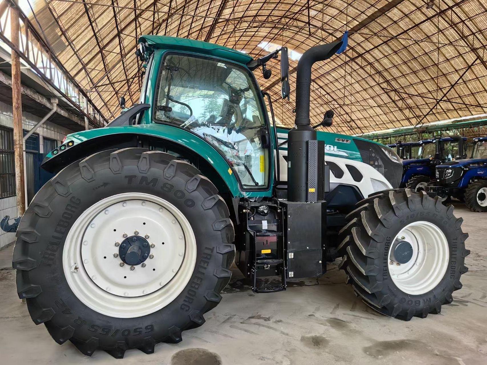 山西首台 p-2404 cvt无级变速拖拉机到货