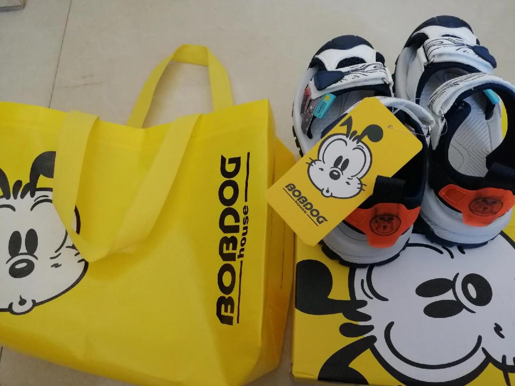 怎样鉴别巴布豆儿童鞋正品 商场专柜买的,无论是袋子,盒子,还是鞋子的